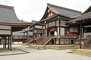 Kashikodokoro-Koreiden-Shinden-ni-Essuru-no-Gi