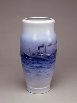 デンマーク汽船図花瓶