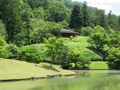 Yokuryuchi Pond and Rinuntei