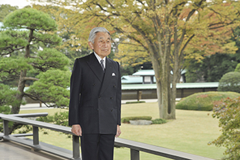 お誕生日に際してのご近影