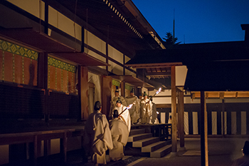 新嘗祭神嘉殿の儀（夕の儀）