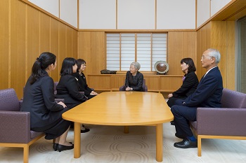 皇后陛下のお写真