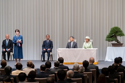 「第18回みどりの式典にご臨席になる天皇皇后両陛下（令和6年4月26日）」のお写真