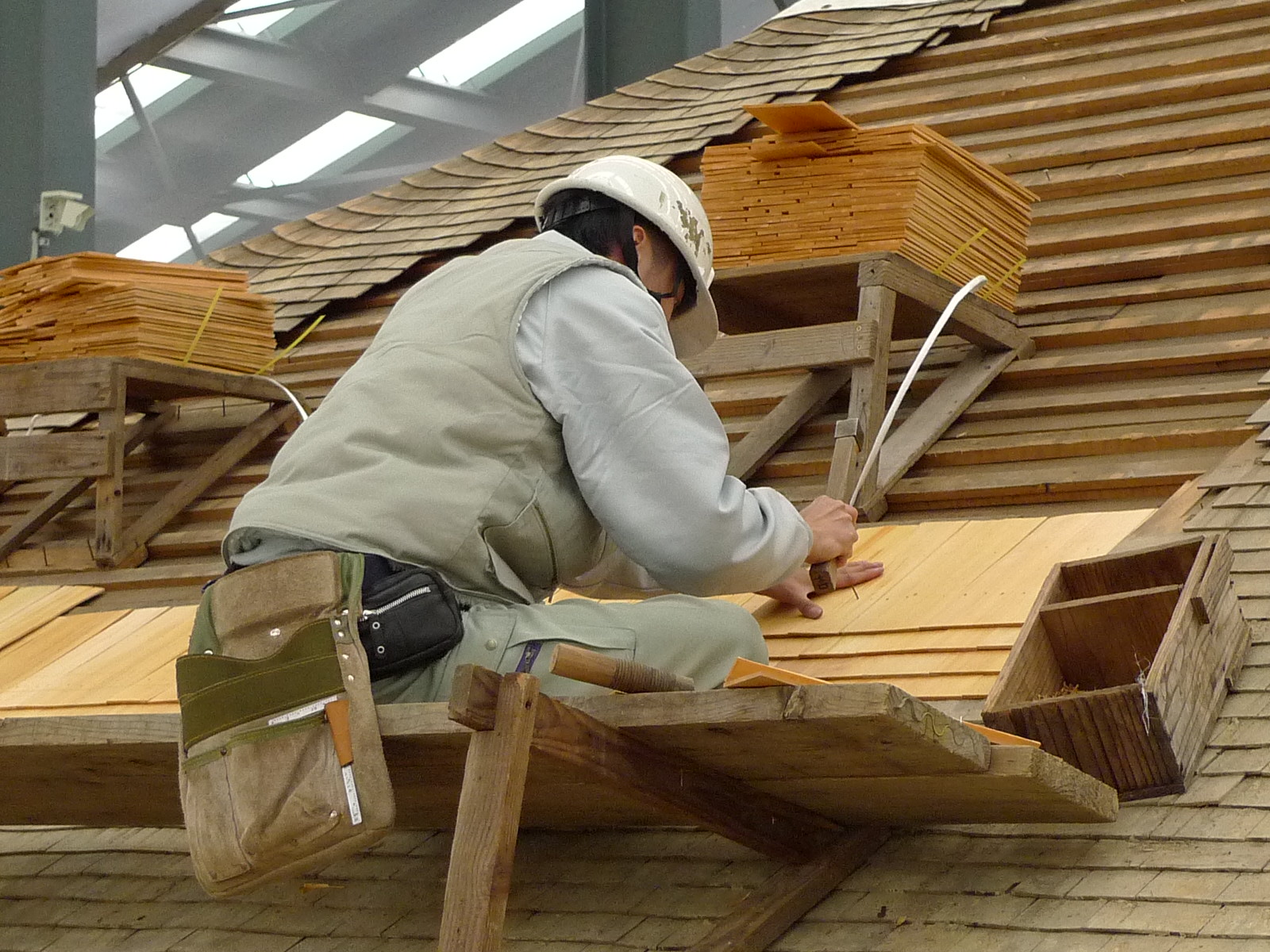 新規土居葺作業の様子