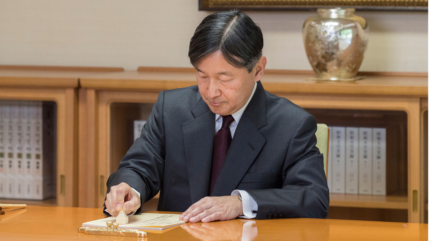 第217回国会開会式でおことばを述べられる天皇陛下