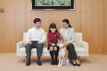 皇太子同妃両殿下と愛子内親王殿下のお写真