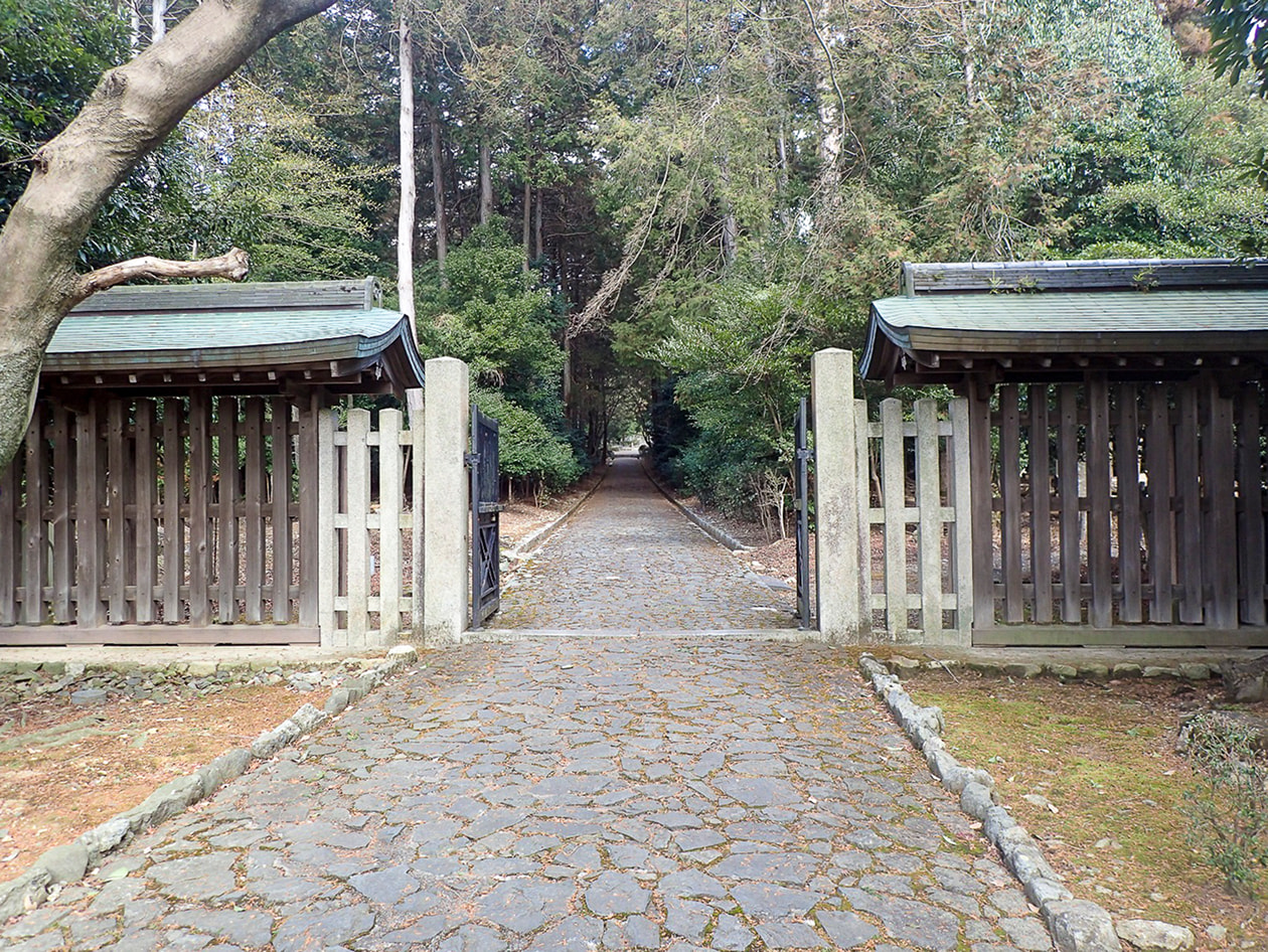 天智天皇　山科陵
