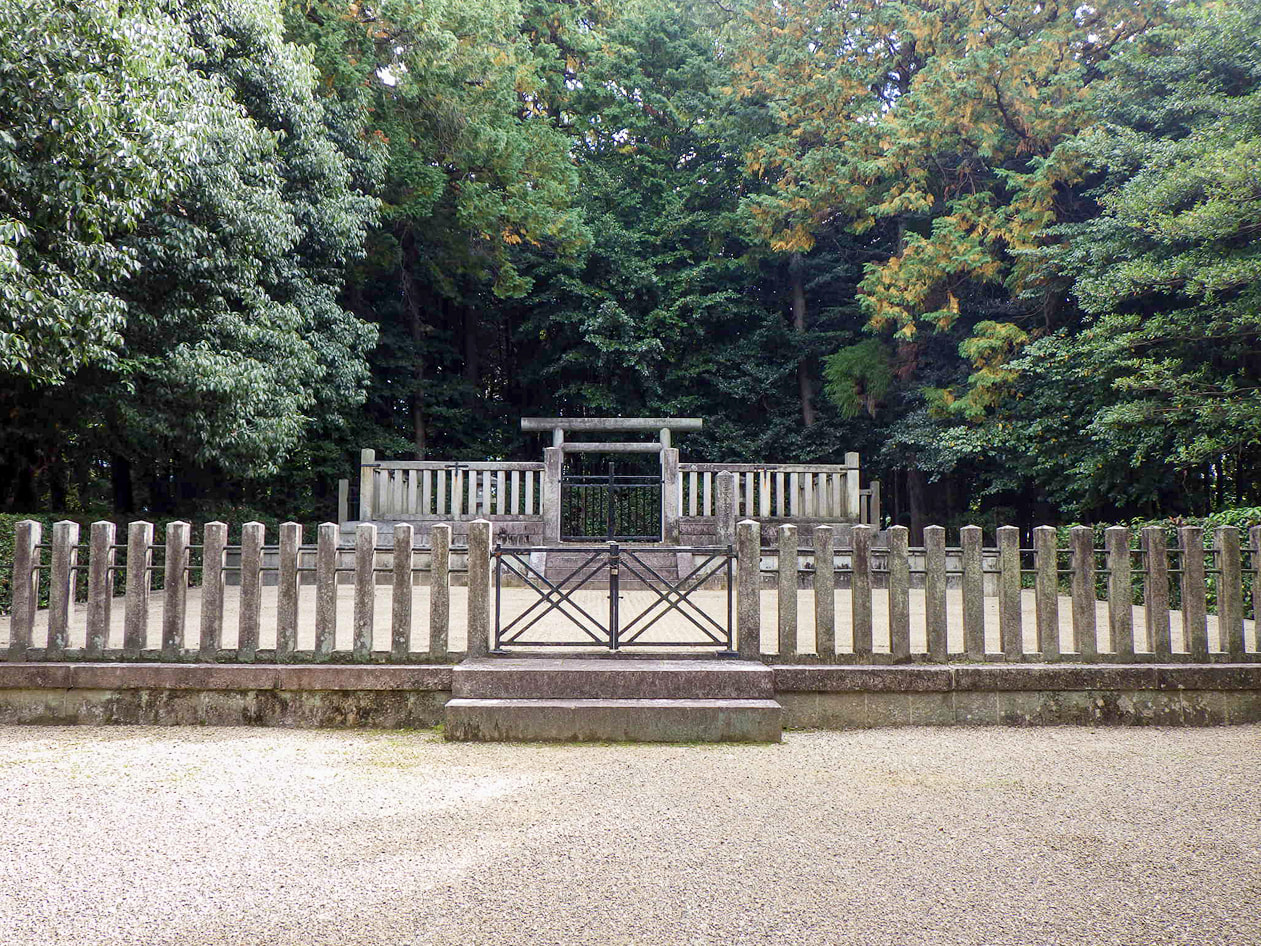 孝元天皇　剱池嶋上陵