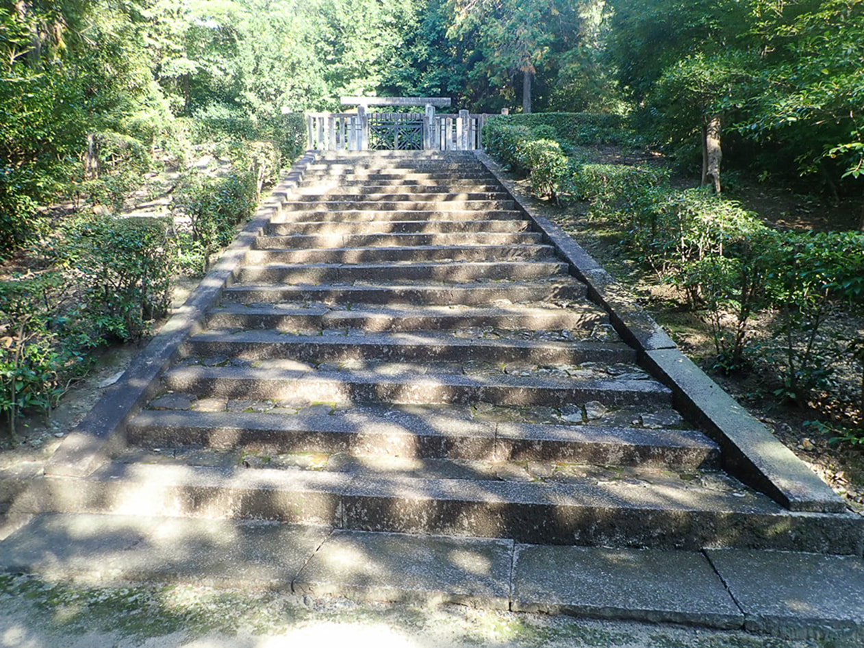 後堀河天皇　觀音寺陵