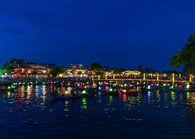 ホイアン旧市街の夜景