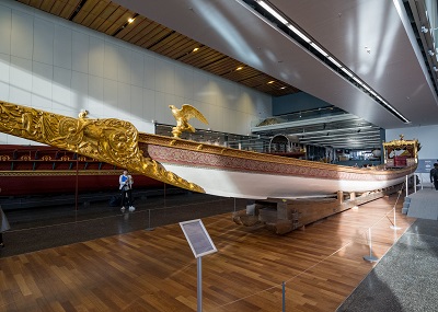 カイーク（手漕ぎボート）の展示