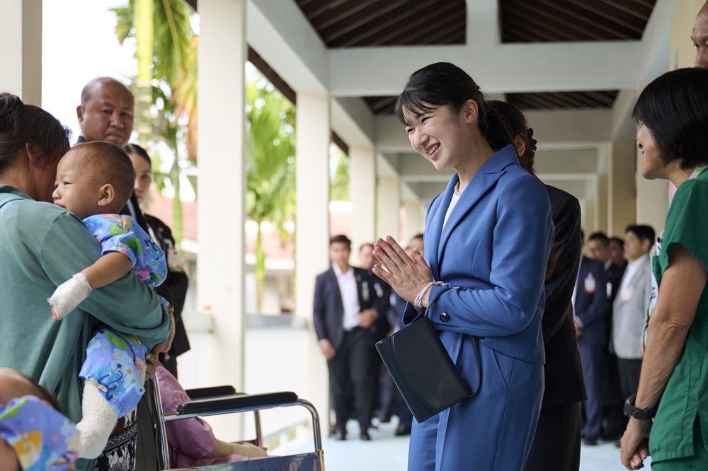 Princess Aiko visiting Lao Friends Hospital for Children